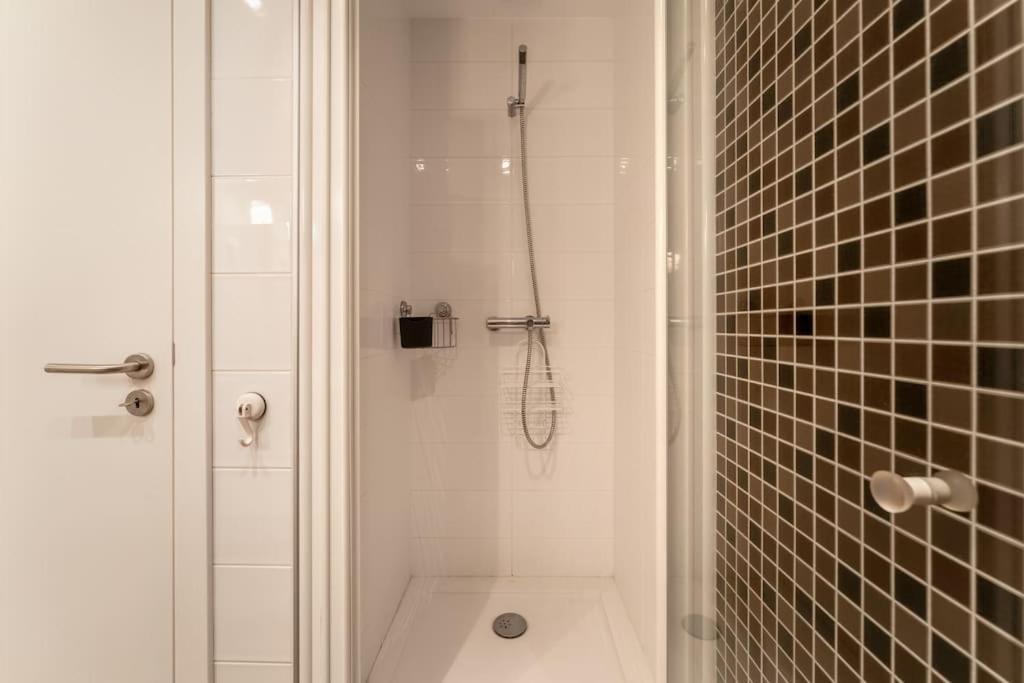 Sunset Terrace - Beachfront Apartment With Private Parking นาซาเร ภายนอก รูปภาพ