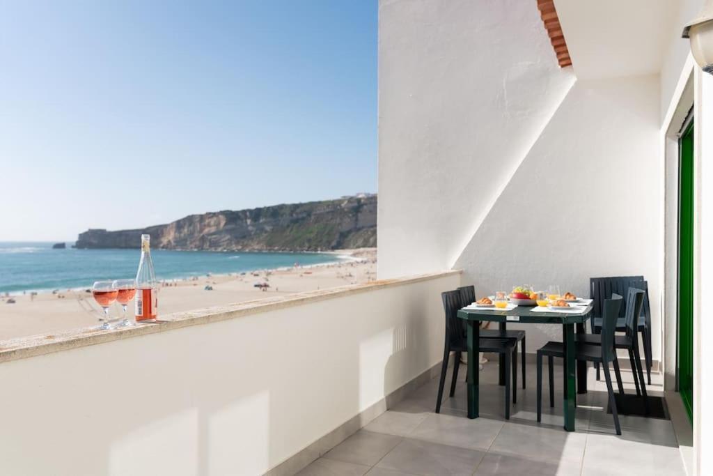 Sunset Terrace - Beachfront Apartment With Private Parking นาซาเร ภายนอก รูปภาพ